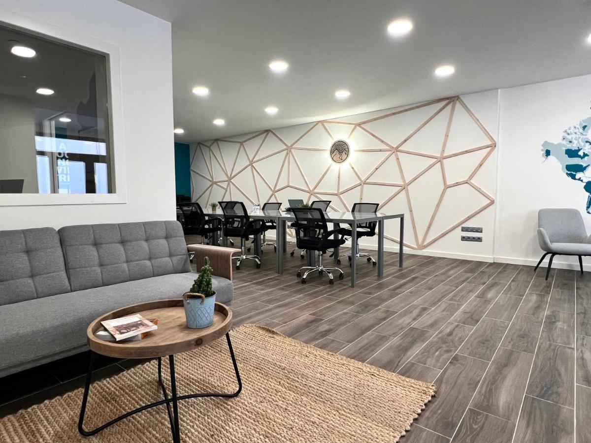 Espot Cowork & Apartments - L'Amfitriona 외부 사진