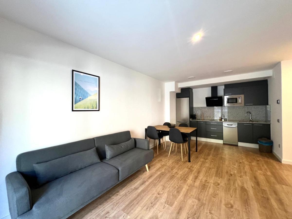 Espot Cowork & Apartments - L'Amfitriona 외부 사진