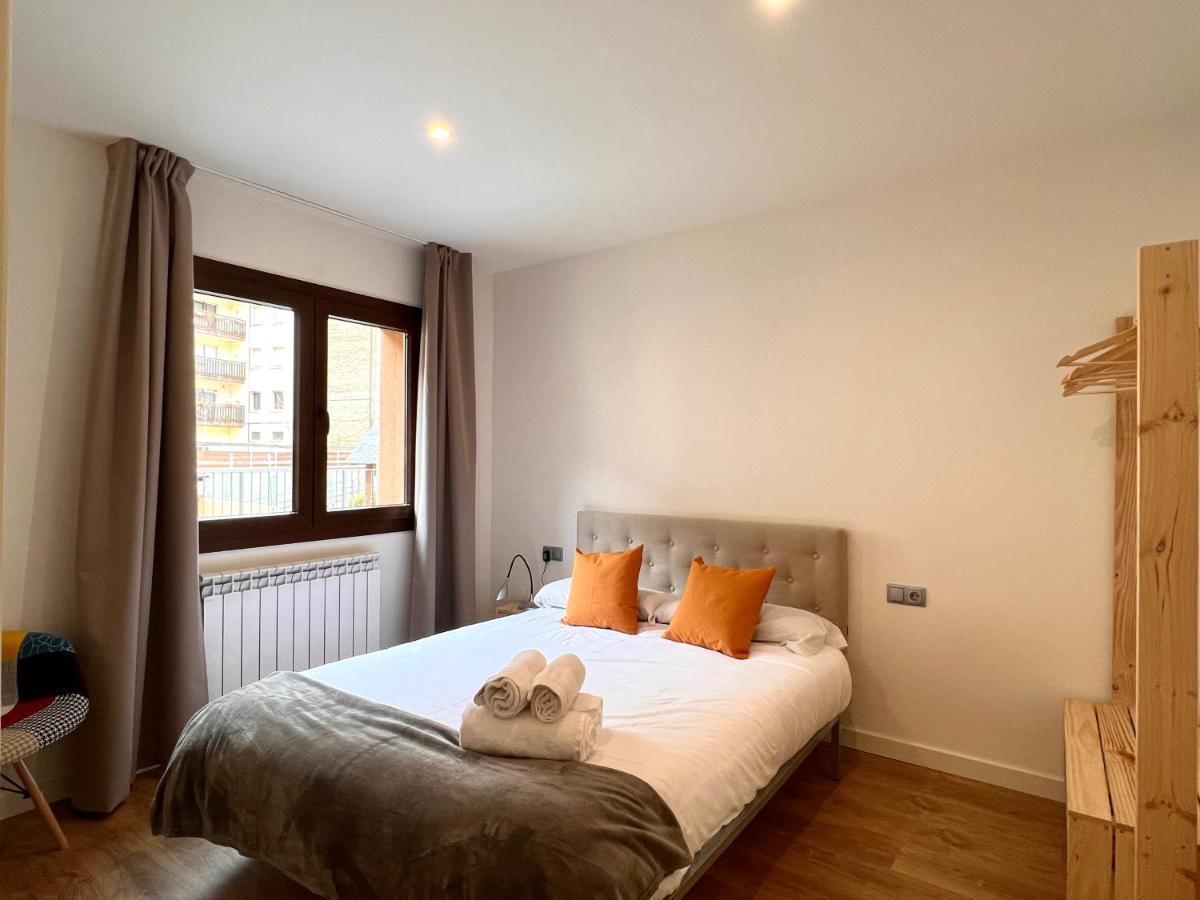 Espot Cowork & Apartments - L'Amfitriona 외부 사진